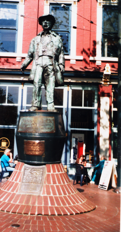 Gassy Joe - says Hello, soyez les Bienvenus à Gastown, downtown Vancouver !!!